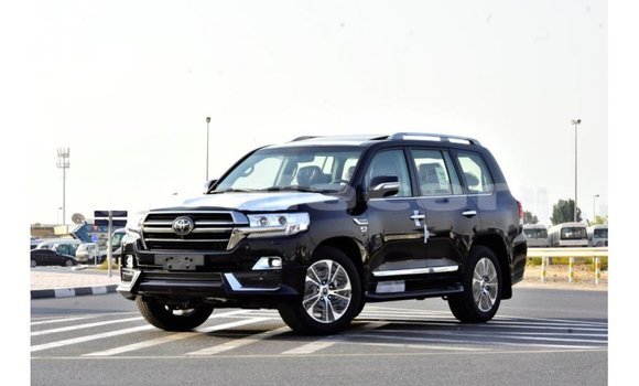 Acheter Import Voiture Toyota Land Cruiser Noir à Import - Dubai, Central Acheter Import Voiture Toyota Land Cruiser Noir à Import - Dubai, Central