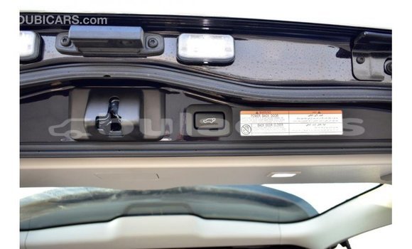 Acheter Import Voiture Toyota Land Cruiser Noir à Import - Dubai, Central Acheter Import Voiture Toyota Land Cruiser Noir à Import - Dubai, Central