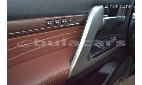 Acheter Import Voiture Toyota Land Cruiser Noir à Import - Dubai, Central Acheter Import Voiture Toyota Land Cruiser Noir à Import - Dubai, Central