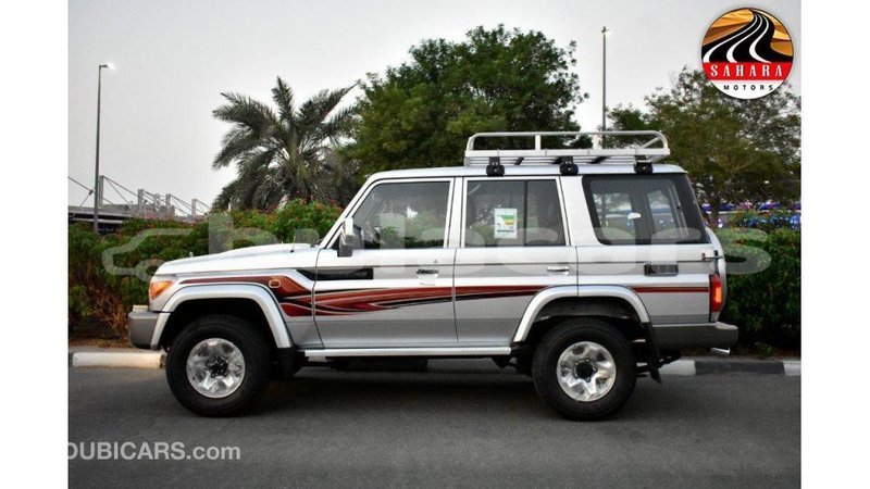 Big with watermark toyota land cruiser central import dubai 5591