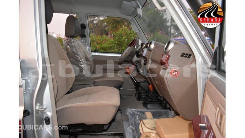 Big with watermark toyota land cruiser central import dubai 5591
