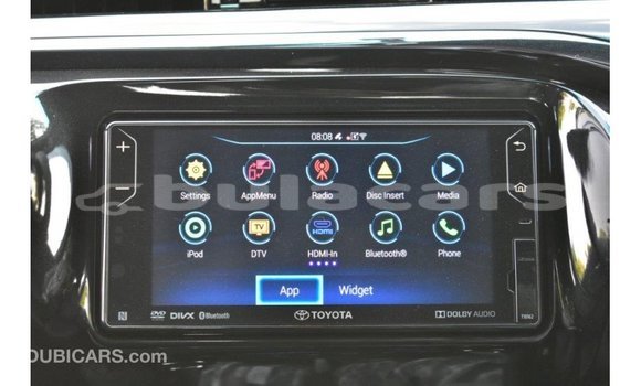 Acheter Import Voiture Toyota Hilux Blanc à Import - Dubai, Central Acheter Import Voiture Toyota Hilux Blanc à Import - Dubai, Central