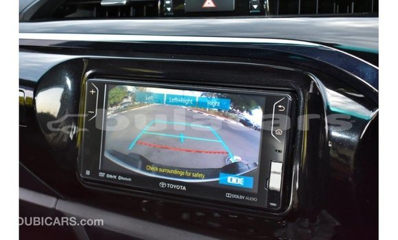 Acheter Import Voiture Toyota Hilux Blanc à Import - Dubai, Central Acheter Import Voiture Toyota Hilux Blanc à Import - Dubai, Central