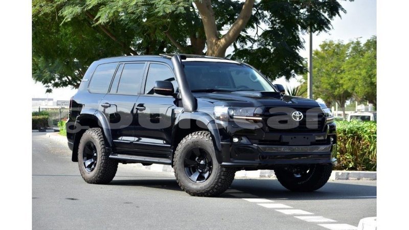 Big with watermark toyota land cruiser central import dubai 5594