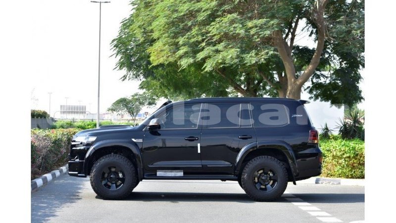 Big with watermark toyota land cruiser central import dubai 5594