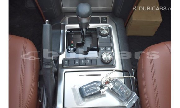 Acheter Import Voiture Toyota Land Cruiser Noir à Import - Dubai, Central Acheter Import Voiture Toyota Land Cruiser Noir à Import - Dubai, Central