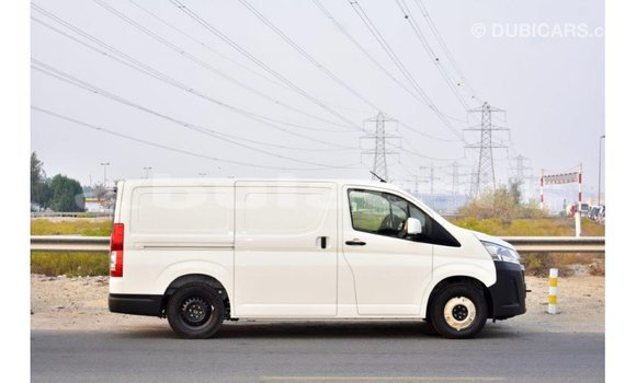 Acheter Import Voiture Toyota Hiace Blanc à Import - Dubai, Central Acheter Import Voiture Toyota Hiace Blanc à Import - Dubai, Central