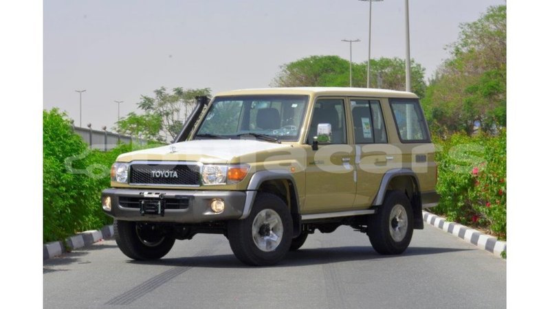 Big with watermark toyota land cruiser central import dubai 5598