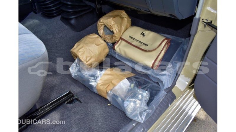 Big with watermark toyota land cruiser central import dubai 5598