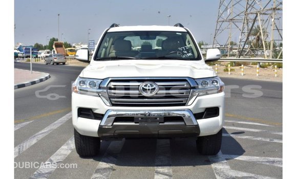 Acheter Import Voiture Toyota Land Cruiser Blanc à Import - Dubai, Central Acheter Import Voiture Toyota Land Cruiser Blanc à Import - Dubai, Central