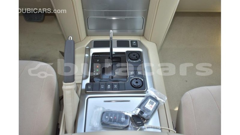 Big with watermark toyota land cruiser central import dubai 5599