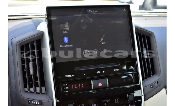 Acheter Import Voiture Toyota Land Cruiser Blanc à Import - Dubai, Central Acheter Import Voiture Toyota Land Cruiser Blanc à Import - Dubai, Central