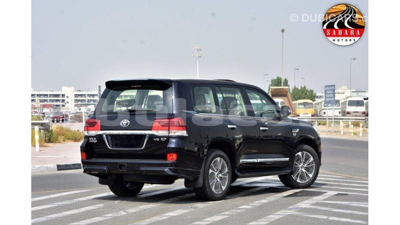 Big with watermark toyota land cruiser central import dubai 5601