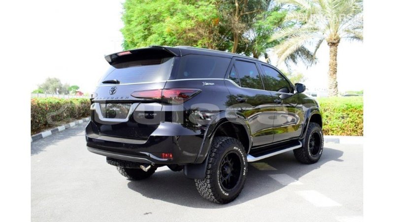 Big with watermark toyota fortuner central import dubai 5602