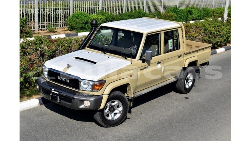Big with watermark toyota land cruiser central import dubai 5604