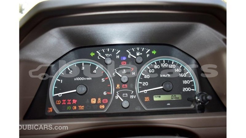 Big with watermark toyota land cruiser central import dubai 5604
