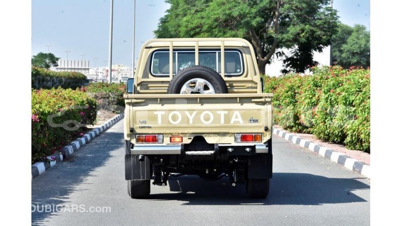Big with watermark toyota land cruiser central import dubai 5604