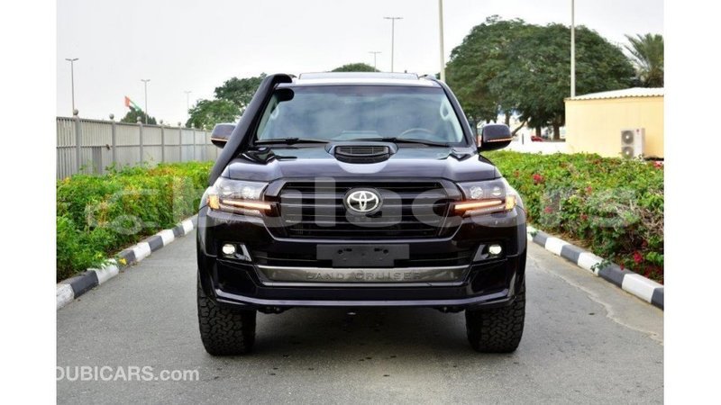 Big with watermark toyota land cruiser central import dubai 5611