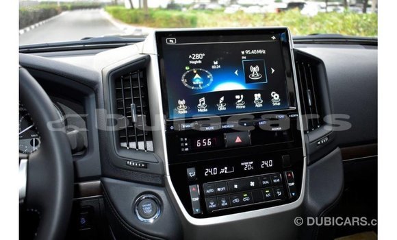 Acheter Import Voiture Toyota Land Cruiser Noir à Import - Dubai, Central Acheter Import Voiture Toyota Land Cruiser Noir à Import - Dubai, Central