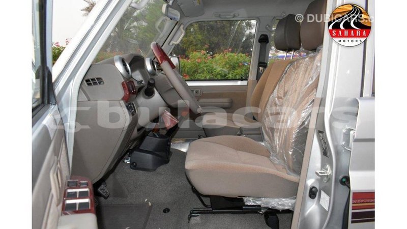 Big with watermark toyota land cruiser central import dubai 5613