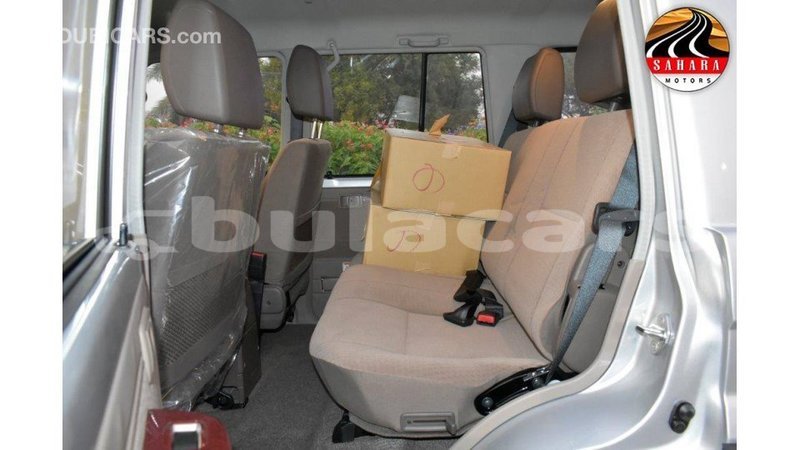 Big with watermark toyota land cruiser central import dubai 5613