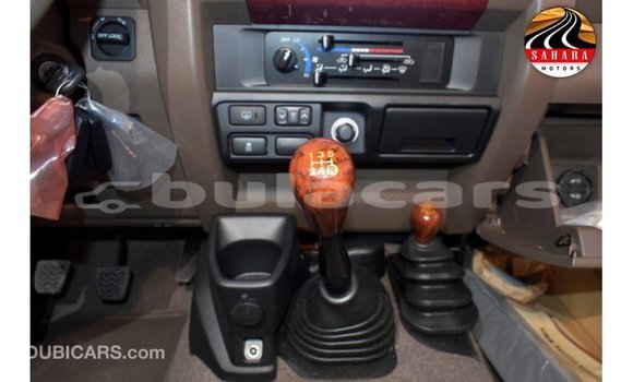 Acheter Import Voiture Toyota Land Cruiser Gris à Import - Dubai, Central Acheter Import Voiture Toyota Land Cruiser Gris à Import - Dubai, Central