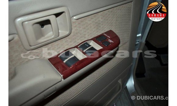 Acheter Import Voiture Toyota Land Cruiser Gris à Import - Dubai, Central Acheter Import Voiture Toyota Land Cruiser Gris à Import - Dubai, Central