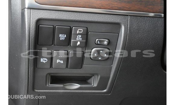 Acheter Import Voiture Toyota Land Cruiser Gris à Import - Dubai, Central Acheter Import Voiture Toyota Land Cruiser Gris à Import - Dubai, Central