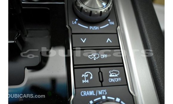Acheter Import Voiture Toyota Land Cruiser Gris à Import - Dubai, Central Acheter Import Voiture Toyota Land Cruiser Gris à Import - Dubai, Central