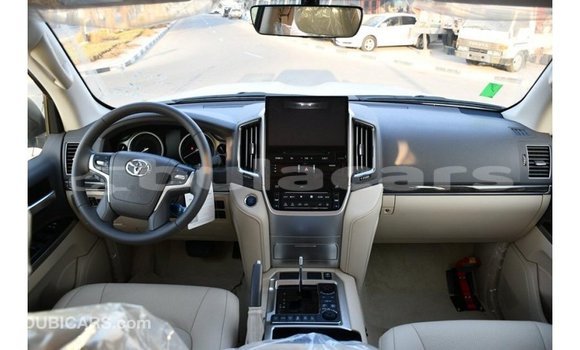 Buy Import Toyota Land Cruiser White Car in Import - Dubai in Central Buy Import Toyota Land Cruiser White Car in Import - Dubai in Central