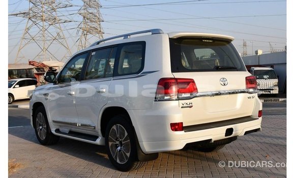 Buy Import Toyota Land Cruiser White Car in Import - Dubai in Central Buy Import Toyota Land Cruiser White Car in Import - Dubai in Central