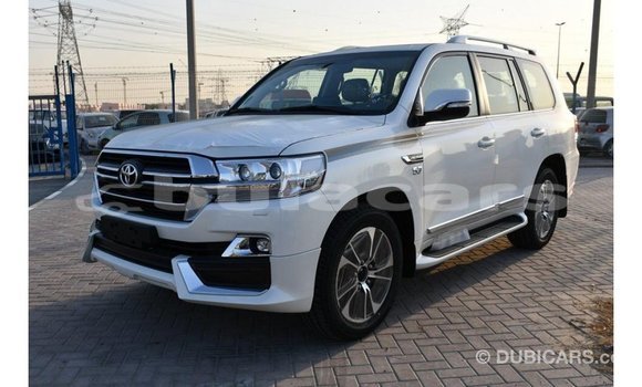 Buy Import Toyota Land Cruiser White Car in Import - Dubai in Central Buy Import Toyota Land Cruiser White Car in Import - Dubai in Central