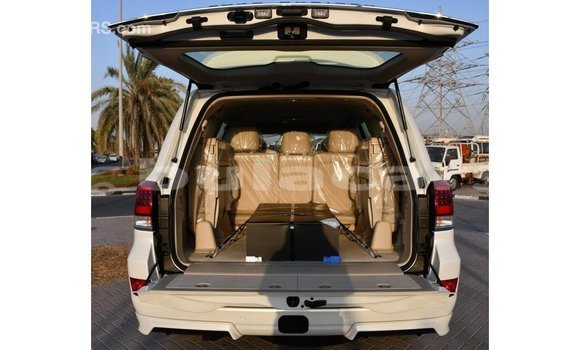 Buy Import Toyota Land Cruiser White Car in Import - Dubai in Central Buy Import Toyota Land Cruiser White Car in Import - Dubai in Central