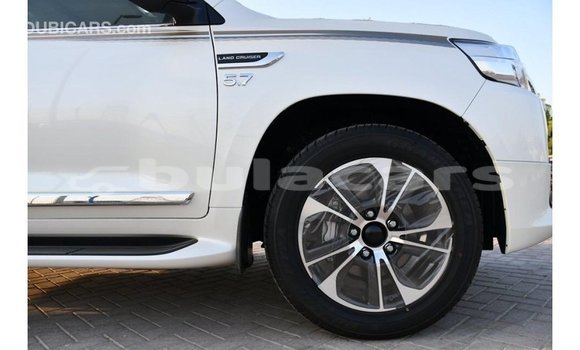 Buy Import Toyota Land Cruiser White Car in Import - Dubai in Central Buy Import Toyota Land Cruiser White Car in Import - Dubai in Central