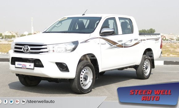Acheter Import Voiture Toyota Hilux Blanc à Import - Dubai, Central Acheter Import Voiture Toyota Hilux Blanc à Import - Dubai, Central