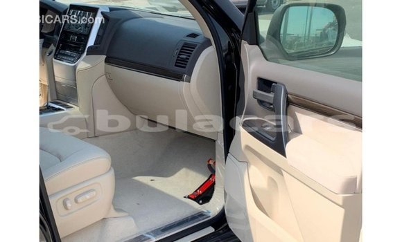 Buy Import Toyota Land Cruiser Black Car in Import - Dubai in Central Buy Import Toyota Land Cruiser Black Car in Import - Dubai in Central