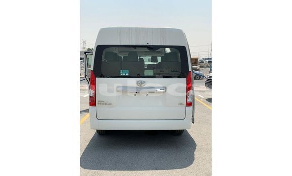 Acheter Import Voiture Toyota Hiace Blanc à Import - Dubai, Central Acheter Import Voiture Toyota Hiace Blanc à Import - Dubai, Central