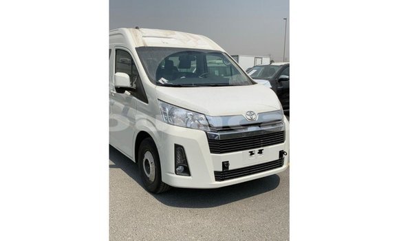 Acheter Import Voiture Toyota Hiace Blanc à Import - Dubai, Central Acheter Import Voiture Toyota Hiace Blanc à Import - Dubai, Central
