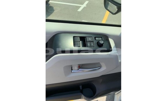 Acheter Import Voiture Toyota Hiace Blanc à Import - Dubai, Central Acheter Import Voiture Toyota Hiace Blanc à Import - Dubai, Central