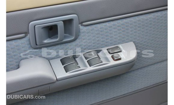 Acheter Import Voiture Toyota Land Cruiser Beige à Import - Dubai, Central Acheter Import Voiture Toyota Land Cruiser Beige à Import - Dubai, Central