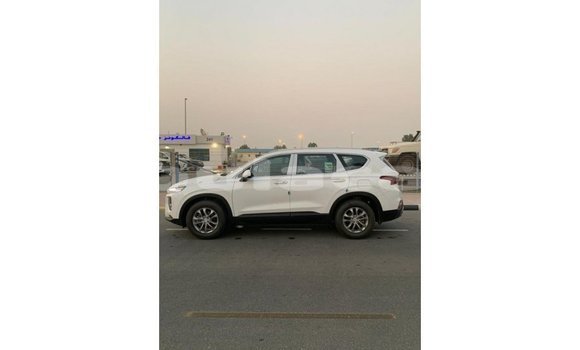 Acheter Import Voiture Hyundai Santa Fe Blanc à Import - Dubai, Central Acheter Import Voiture Hyundai Santa Fe Blanc à Import - Dubai, Central