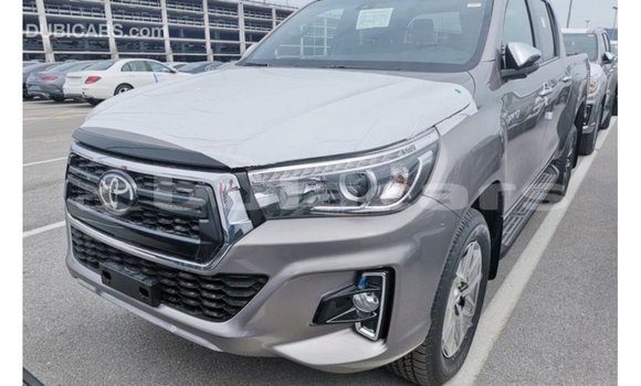 Acheter Import Voiture Toyota Hilux Marron à Import - Dubai, Central Acheter Import Voiture Toyota Hilux Marron à Import - Dubai, Central