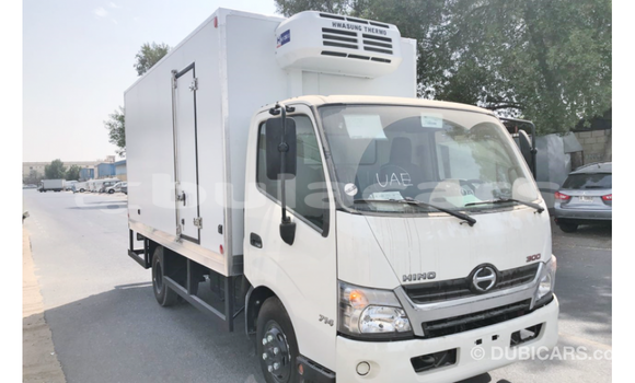 Buy Import Hino 300 Series White Truck in Import - Dubai in Central Buy Import Hino 300 Series White Truck in Import - Dubai in Central