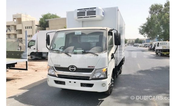 Buy Import Hino 300 Series White Truck in Import - Dubai in Central Buy Import Hino 300 Series White Truck in Import - Dubai in Central