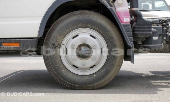 Buy Import Mitsubishi Carisma White Car in Import - Dubai in Central Buy Import Mitsubishi Carisma White Car in Import - Dubai in Central