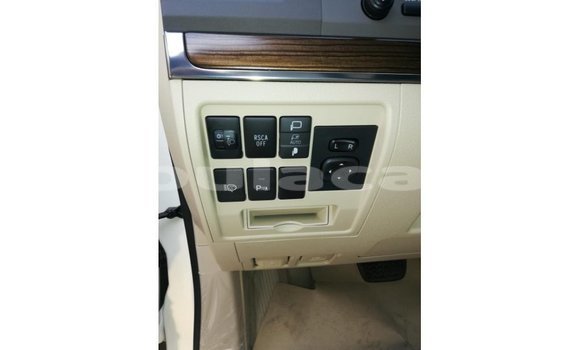 Buy Import Toyota Land Cruiser White Car in Import - Dubai in Central Buy Import Toyota Land Cruiser White Car in Import - Dubai in Central