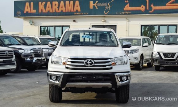 Acheter Import Voiture Toyota Hilux Blanc à Import - Dubai, Central Acheter Import Voiture Toyota Hilux Blanc à Import - Dubai, Central
