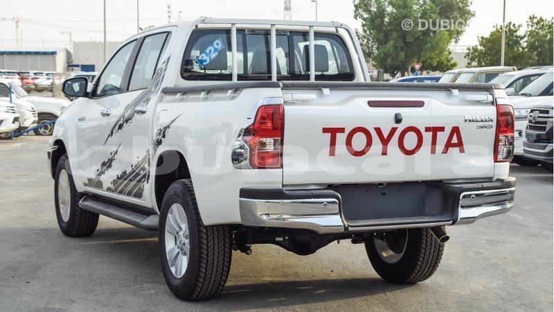 Big with watermark toyota hilux central import dubai 5669