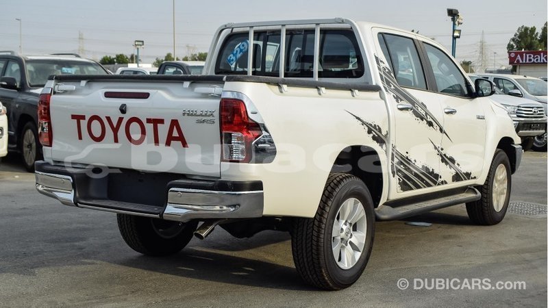 Big with watermark toyota hilux central import dubai 5669