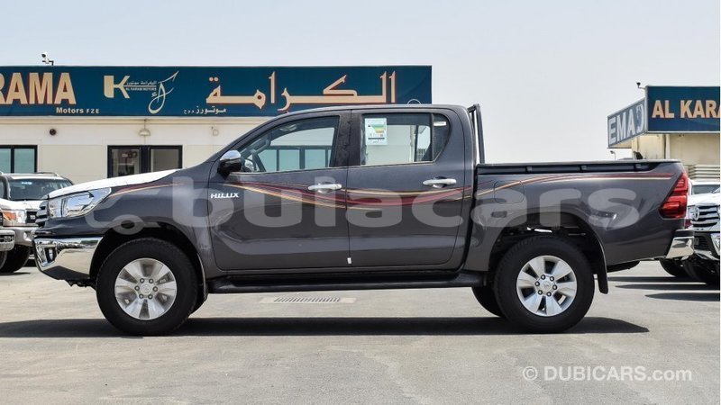 Big with watermark toyota hilux central import dubai 5672